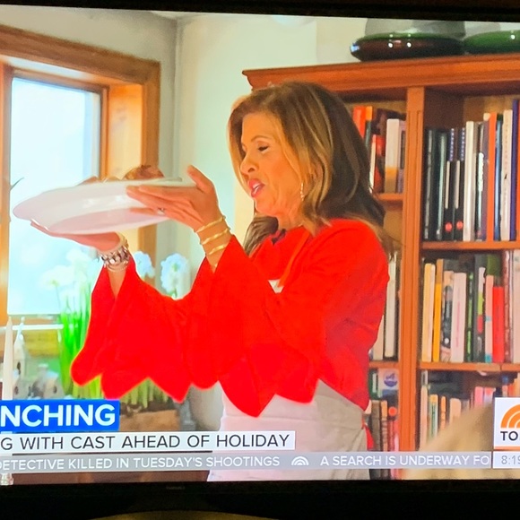 NWOT Neiman Marcus ruffle top. - Picture 6 of 7